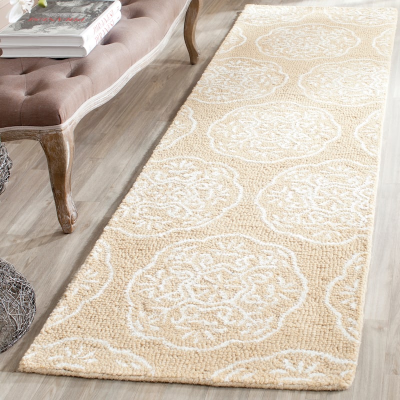 SAFAVIEH Handmade Bella Abygaelle Modern Floral Wool Rug - 2'3" x 8' Runner - Beige/Ivory