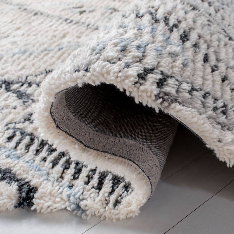 SAFAVIEH Handmade Casablanca Shag Synne Wool Rug