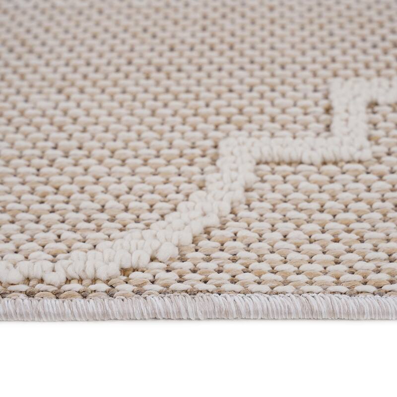 Guros Collection Ivory / Trellis Indoor / Outdoor Non-Shedding Area Rug