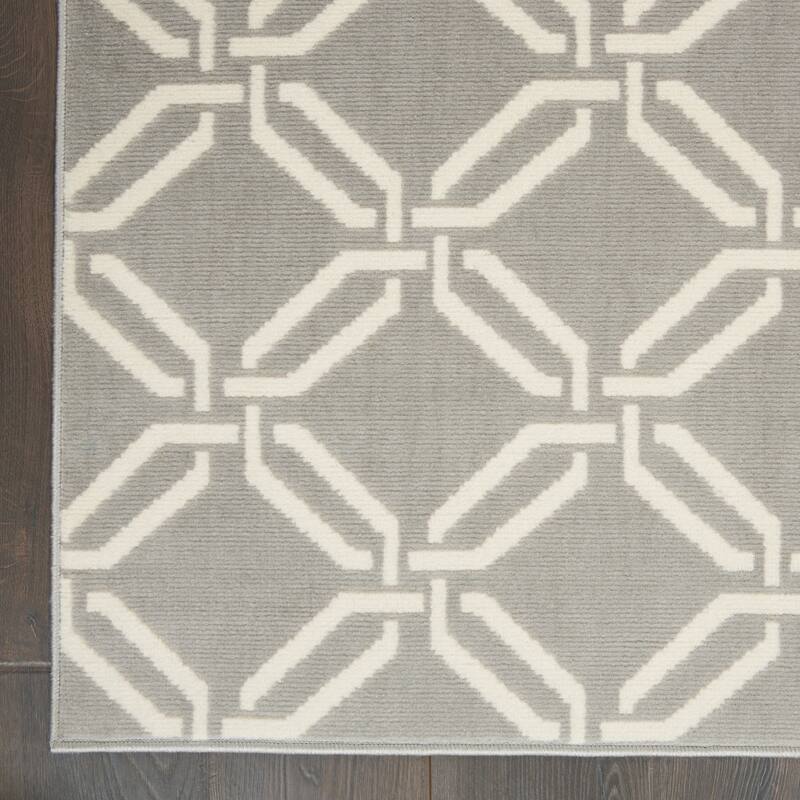 HomeRoots 4' X 6' Gray and Beige Trellis Area Rug - 72' X '48' X '0.5