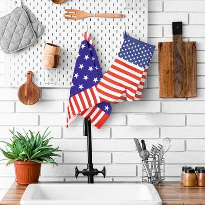 Set of 2 Stars and Stripes Americana Oven Mitts 13.75"
