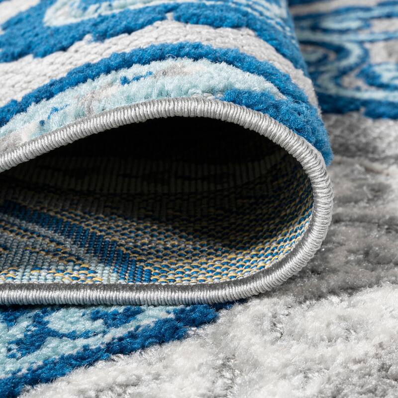 JONATHAN Y Gordes Paisley High-Low Indoor/Outdoor Area Rug