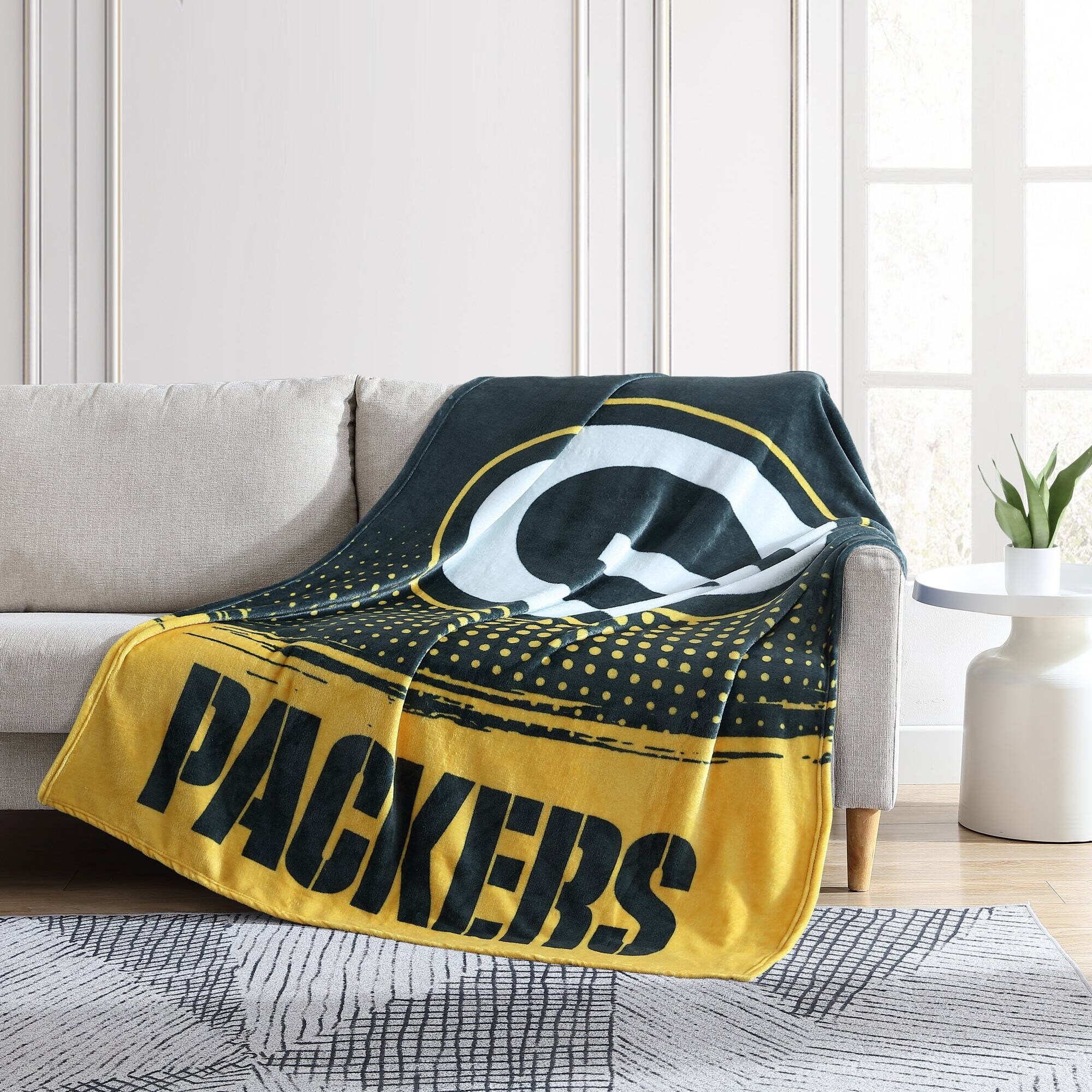 Green Bay Packers NFL Licensed Gradual Plush Throw Blanket - Bed Bath u0026  Beyond - 35381601