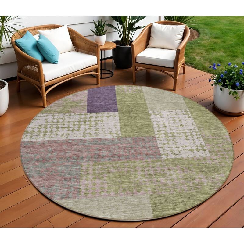 HomeRoots Geometric Transitional Rectangle Outdoor Rug - 8' Round