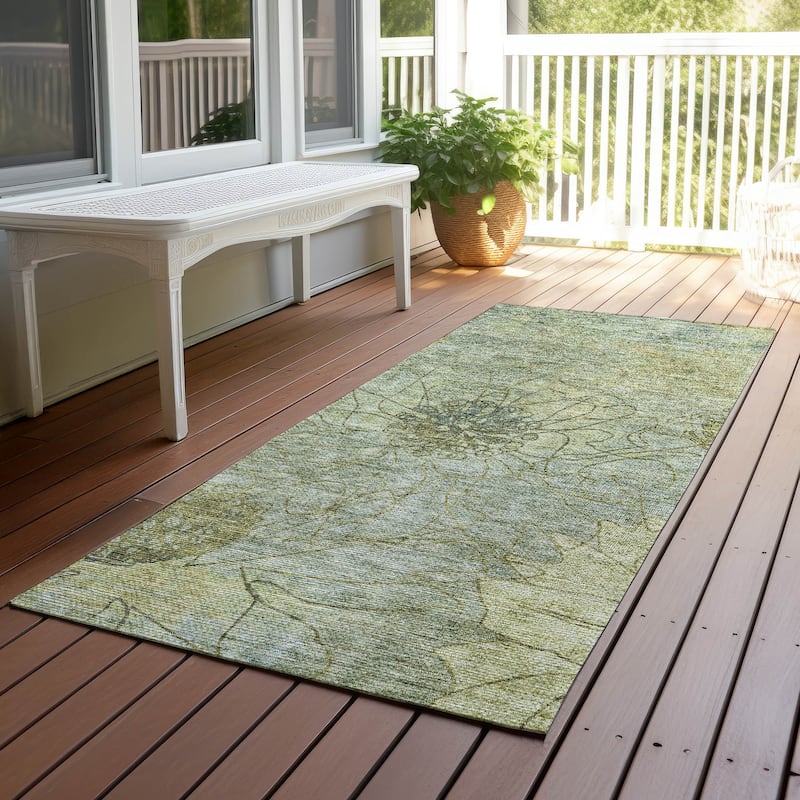 Machine Washable Indoor/ Outdoor Contemporary Floral Chantille Rug - Aloe - 2'3" x 7'6"