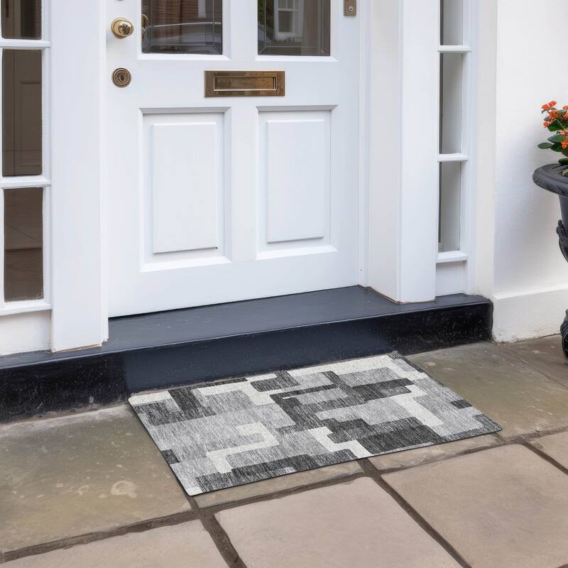Machine Washable Indoor/ Outdoor Chantille Modern Blocks Rug - Gray - 1'8" x 2'6"