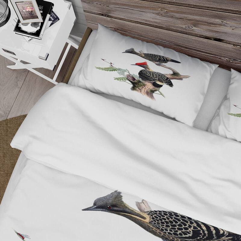 Designart 'Vintage Birds In The Wild VI' Traditional Duvet Cover Set