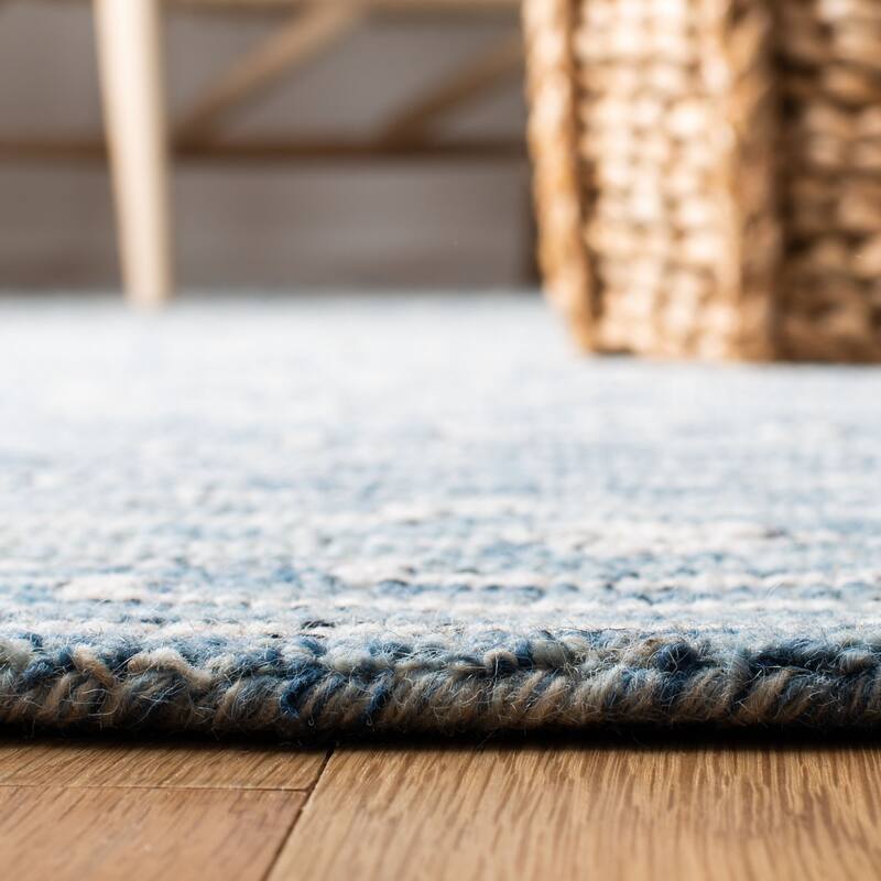 SAFAVIEH Handmade Micro-Loop Gatienne Modern Wool Rug