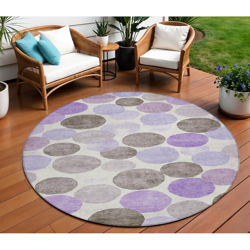 HomeRoots Geometric Transitional Rectangle Outdoor Rug - 8' Round