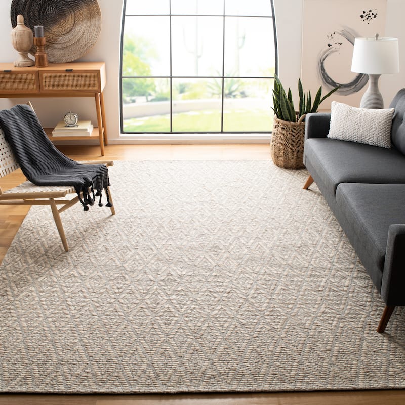 SAFAVIEH Handmade Marbella Liubovia Geometric Beige/Cream Wool Rug - 6' x 9' - Beige/Cream