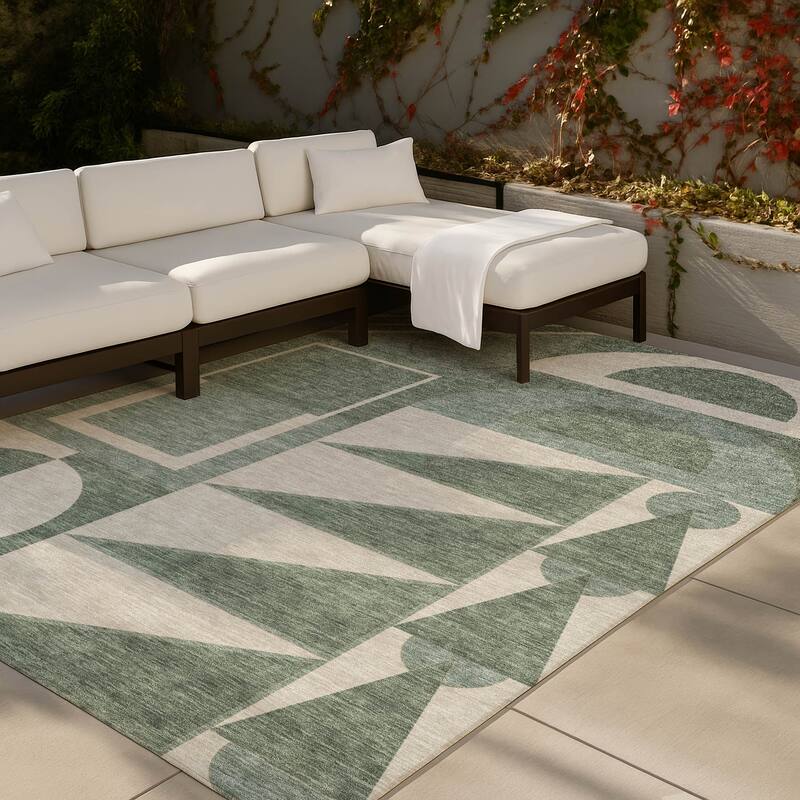 Machine Washable Indoor/ Outdoor Modern Crowley Chantille Rug