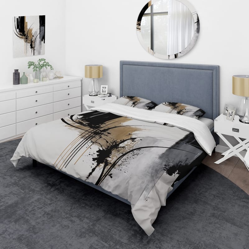 Designart "Black, White And Gold Expression II" Black Modern - Bedding Cover Set With Shams
