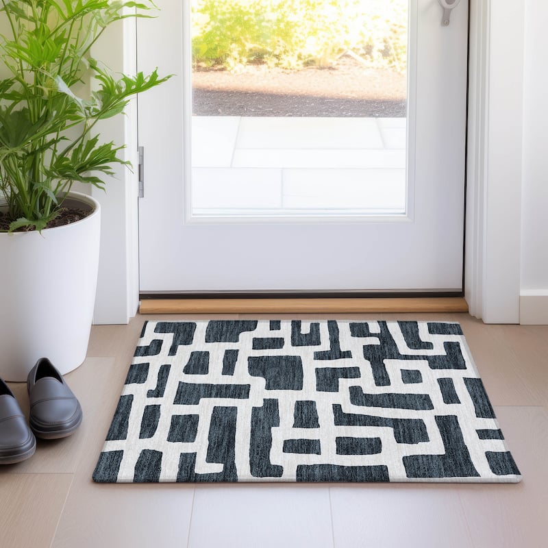 Premium Washable Super Soft Geo Maze Mayfield Rug - Black - 1'8" x 2'6"