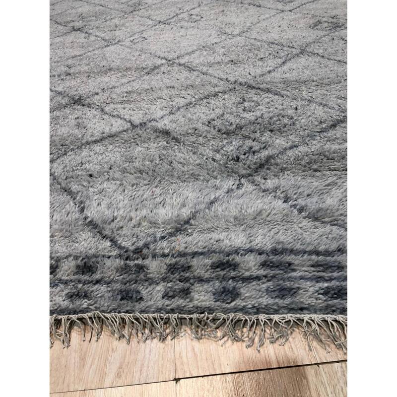 Gray Traditional Geometric Modern Moroccan Area Rug - Elegant and Timeless Design