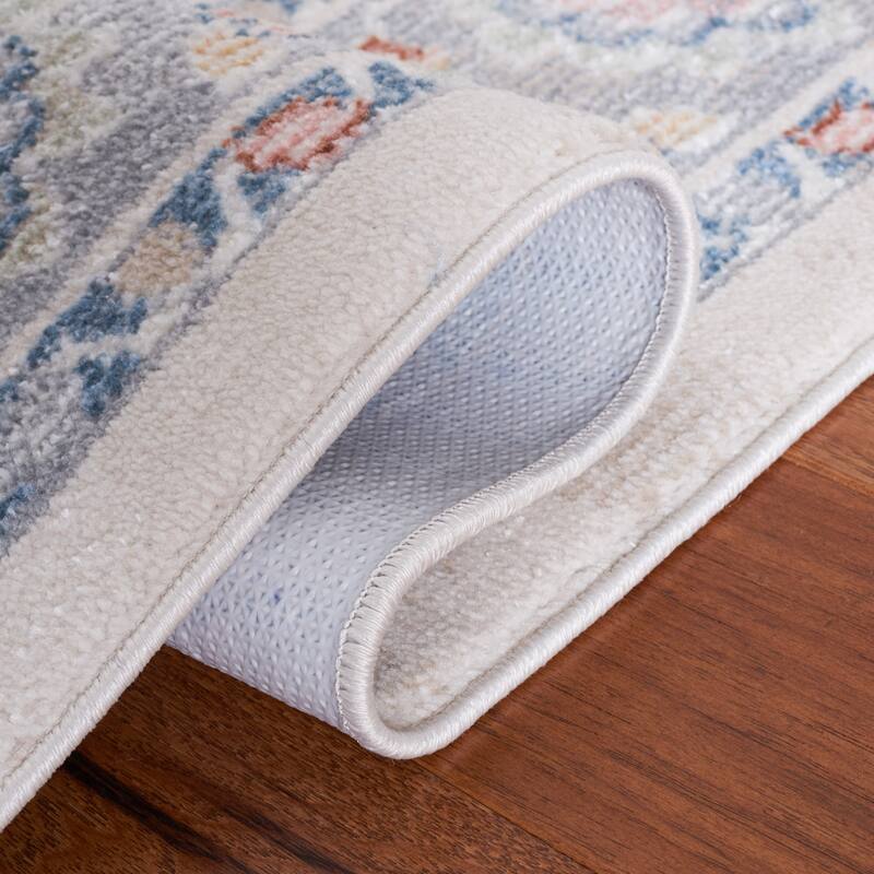 SAFAVIEH Blair Machine Washable Soizic Slip Resistant Oriental Rug