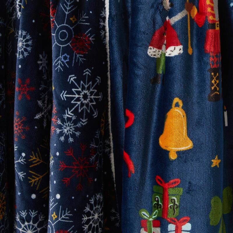 Linery & Co. Velvet Plush Fleece Reversible Sherpa Holiday Printed Throw.