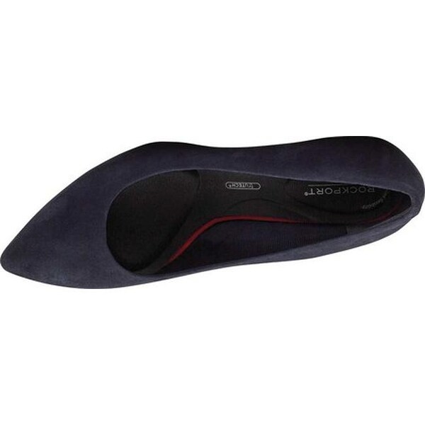 total motion pointed toe pump