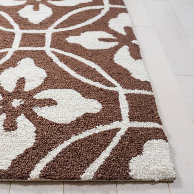 SAFAVIEH Handmade Four Seasons Dedde Floral Rug