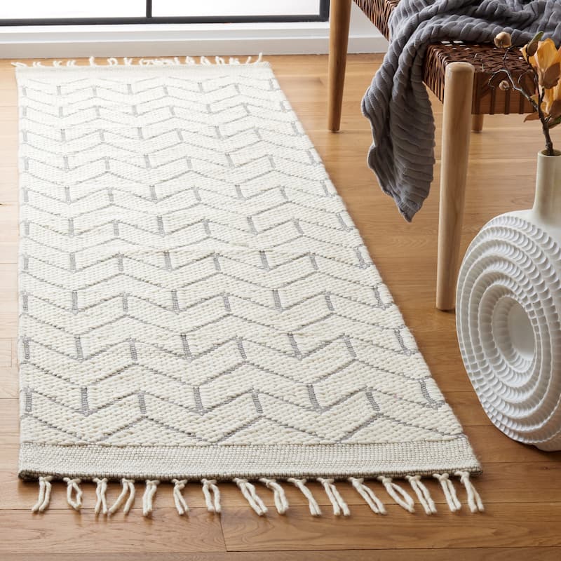 SAFAVIEH Handmade Vermont Vagia New Zealand Wool Rug - 2'3" x 8' Runner - Ivory