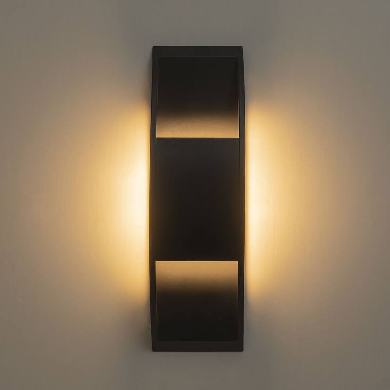 1-Light Matte Black Integrated LED Outdoor Wall Sconce