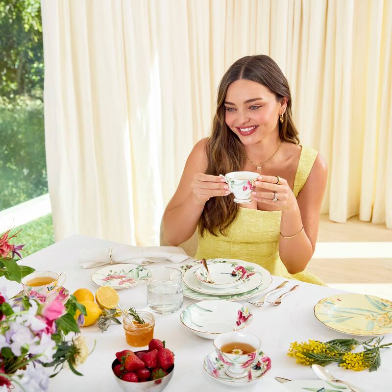 Royal Albert Miranda Kerr Australiana Dinnerware, 16-Piece Set