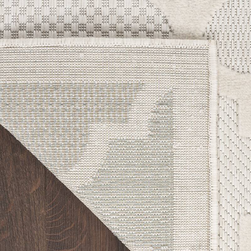 HomeRoots Contemporary Rectangle Outdoor Rug - 7' X 10'