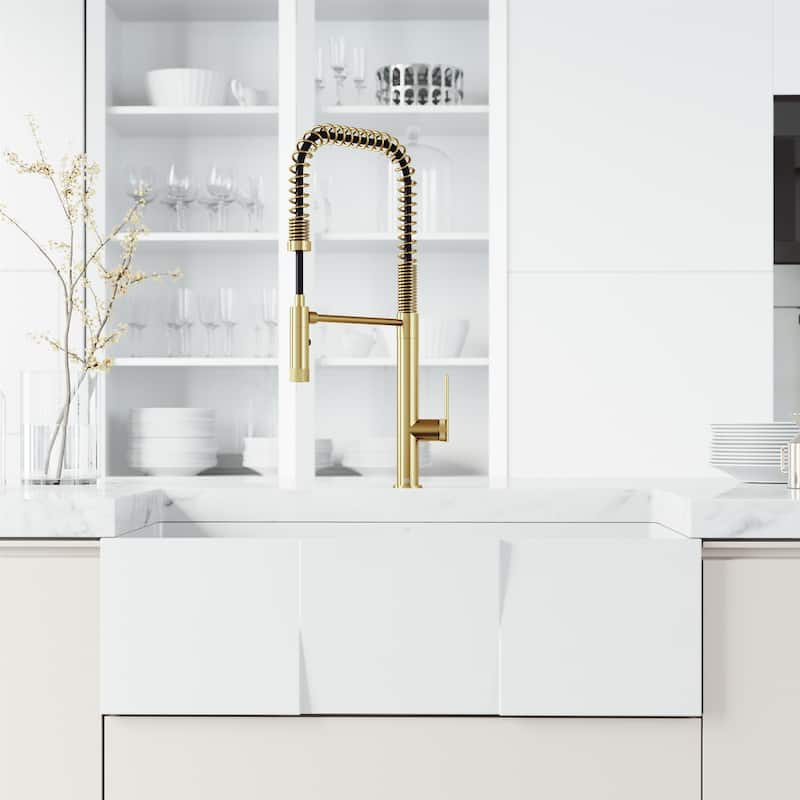 VIGO Sterling 23" H Single Handle Pull-Down Sprayer Kitchen Faucet