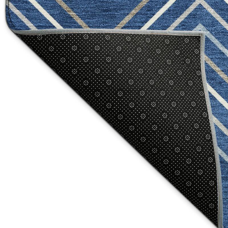 Machine Washable Indoor/ Outdoor Modern Chevron Chantille Rug