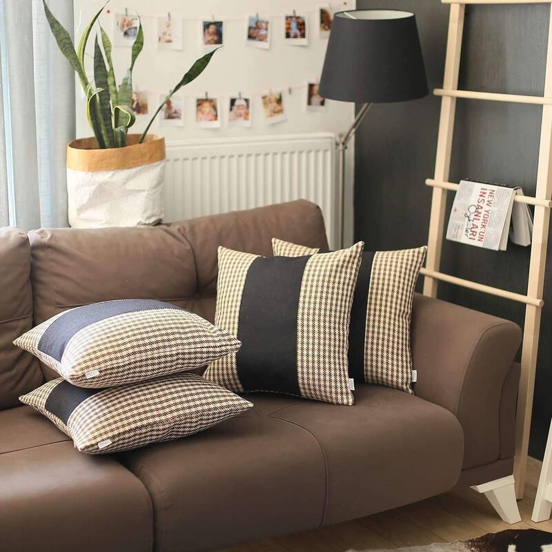 HomeRoots Set Of Four 18" X 18" Brown And Black Houndstooth Zippered Handmade Polyester Throw Pillow