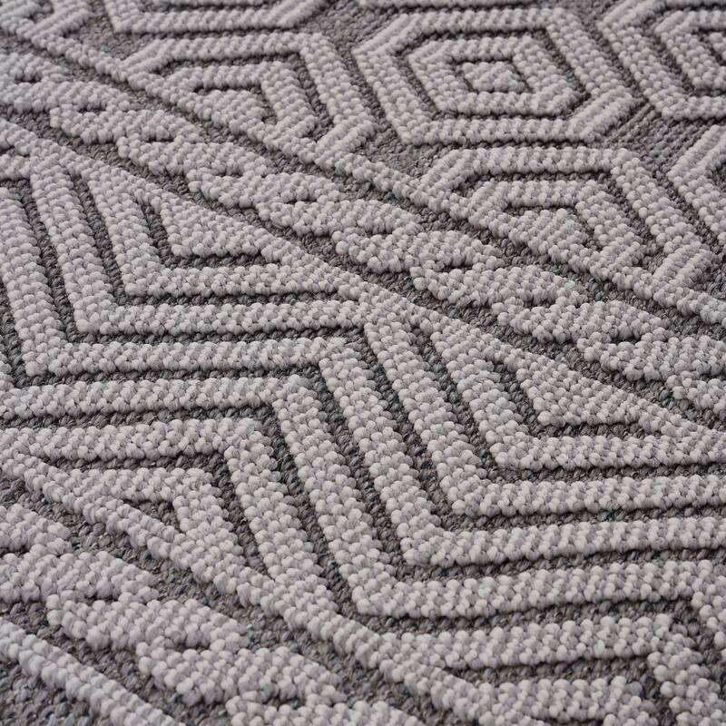 Guros Collection Grey / White / Geometric Indoor /Outdoor Non-Shedding Area Rug