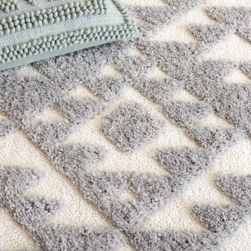 SAFAVIEH Moroccan Tassel Shag Kobi 2-inch Thick Rug