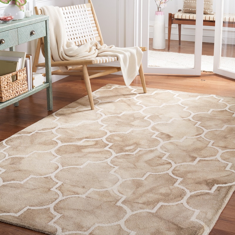 SAFAVIEH Dip Dye Anasthasie Hand-tufted Wool Geometric Area Rug - 4' x 6' - Beige/Ivory
