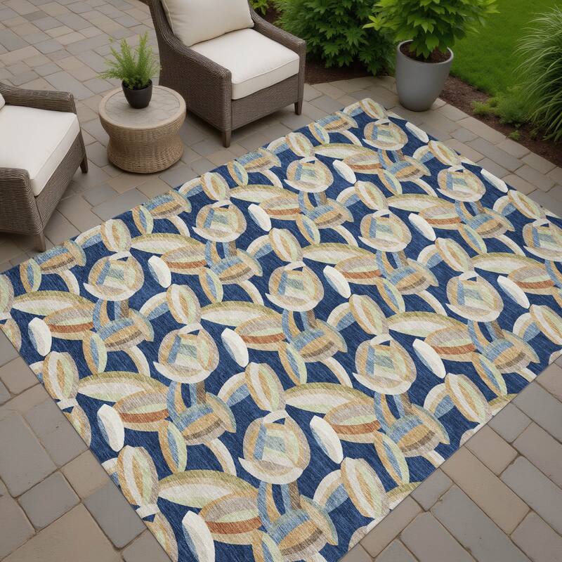 Machine Washable Indoor/ Outdoor Modern Heli Chantille Rug