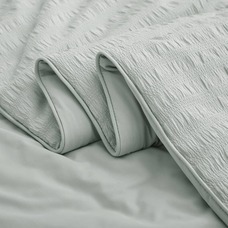 Lightweight Cooling Reversible Bed Blanket, Breathable Seersucker Comforter for Hot Sleepers