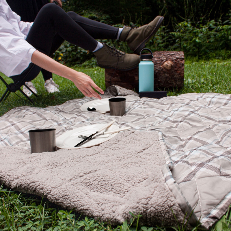 Coleman hotsell picnic blanket