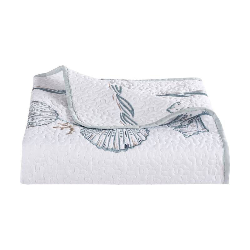 Royal Court Water Front Coastal Quilt Set