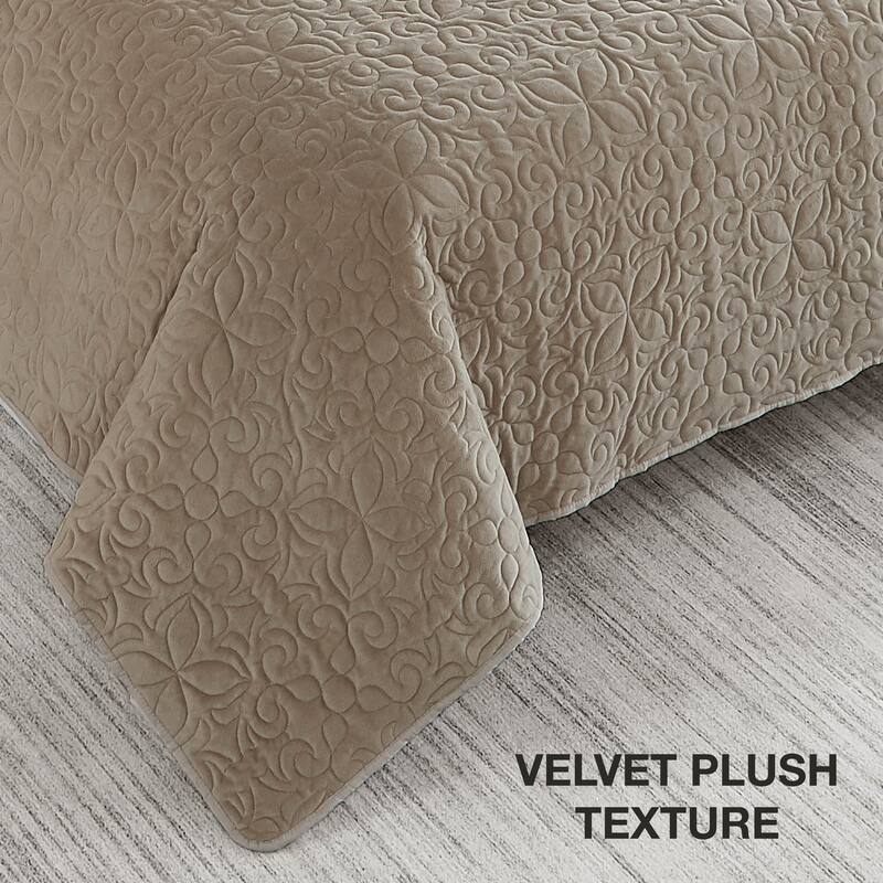 BCBG Astor Velvet Quilt Sets