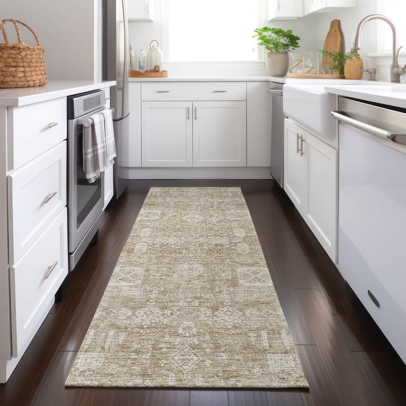 Machine Washable Indoor/ Outdoor Chantille Vintage Traditional Rug - Beige - 2'3" x 7'6"