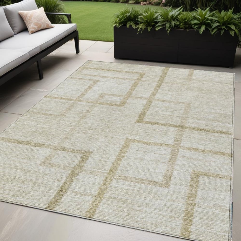 HomeRoots Geometric Transitional Rectangle Outdoor Rug