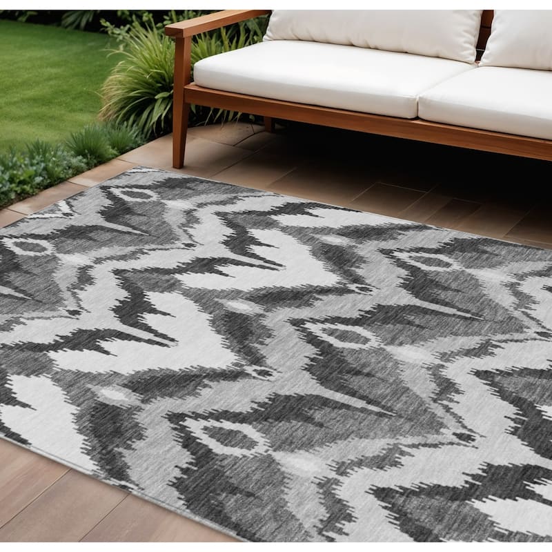 HomeRoots Ikat Transitional Rectangle Outdoor Rug - 10' X 14'