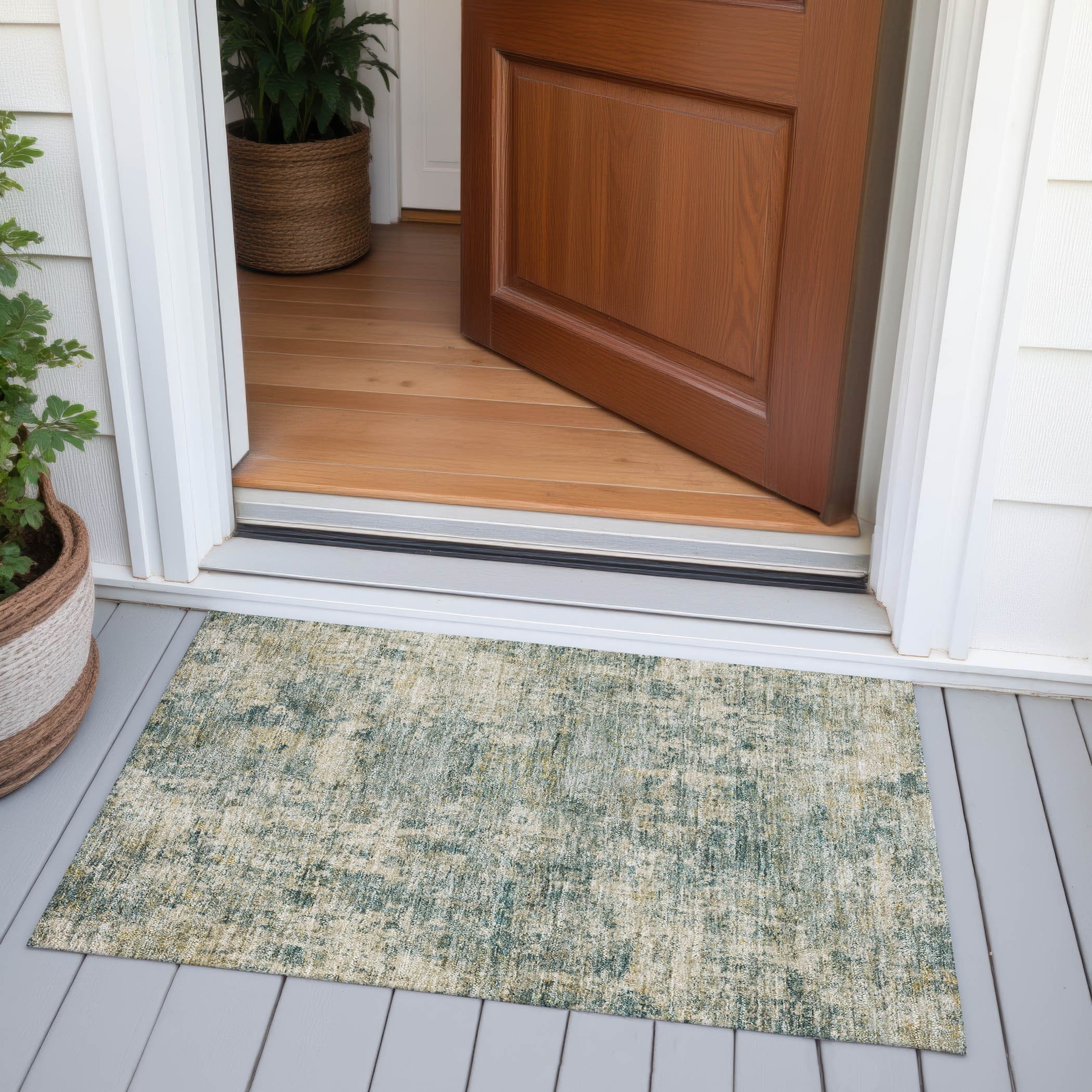 Machine Washable Indoor/Outdoor Solid Fusion Chantille Rug