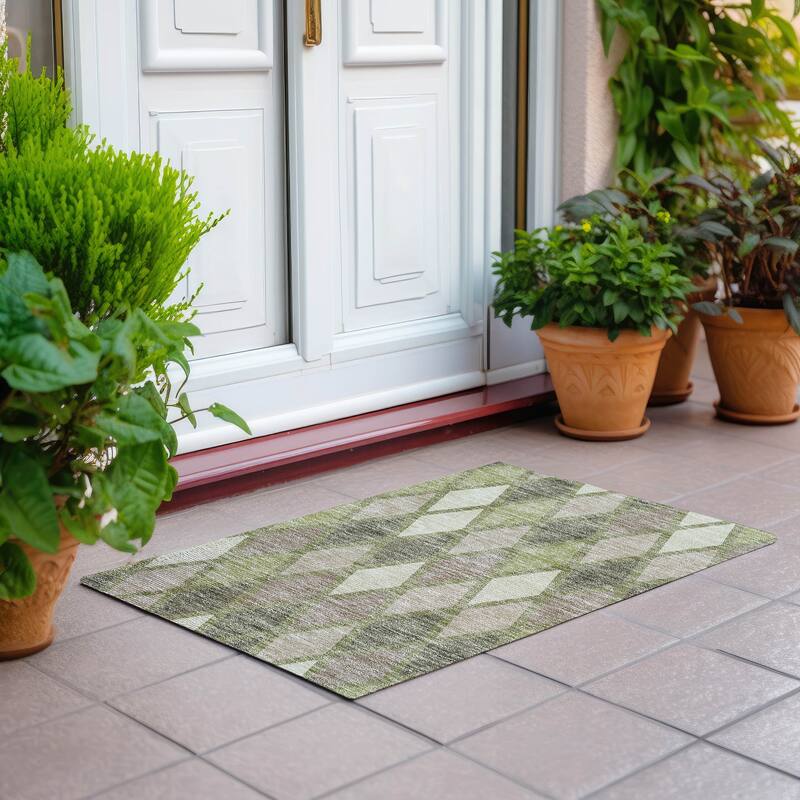 Machine Washable Indoor/ Outdoor Chantille Diamond Prism Rug - Aloe - 1'8" x 2'6"
