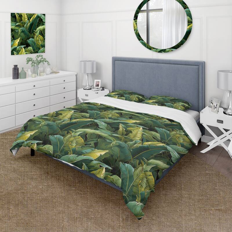 Designart "Green Banana Leaf Bliss Tropical Pattern" Floral Bedding Cover Set With 2 Shams