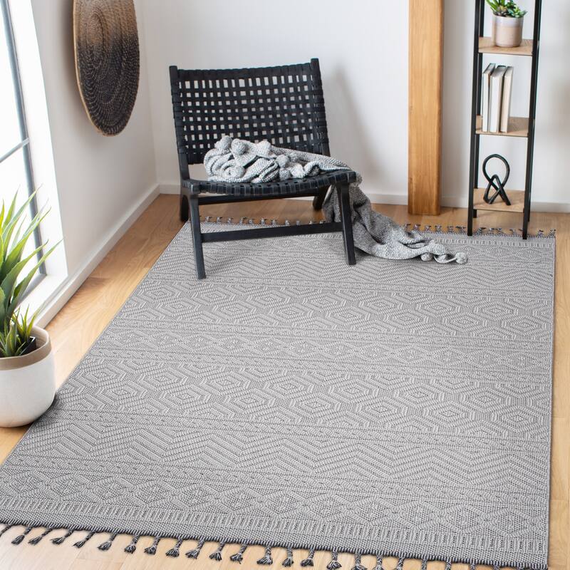 Guros Collection White / Geometric Indoor / Outdoor Non-Shedding Area Rug