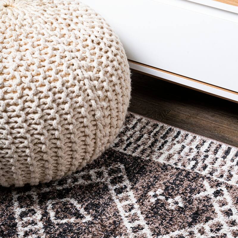 JONATHAN Y Aksil Modern Tribal Geometric Area Rug