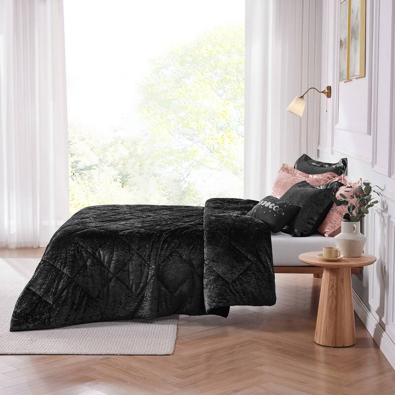 Intelligent Design Isabel Velvet Comforter Set