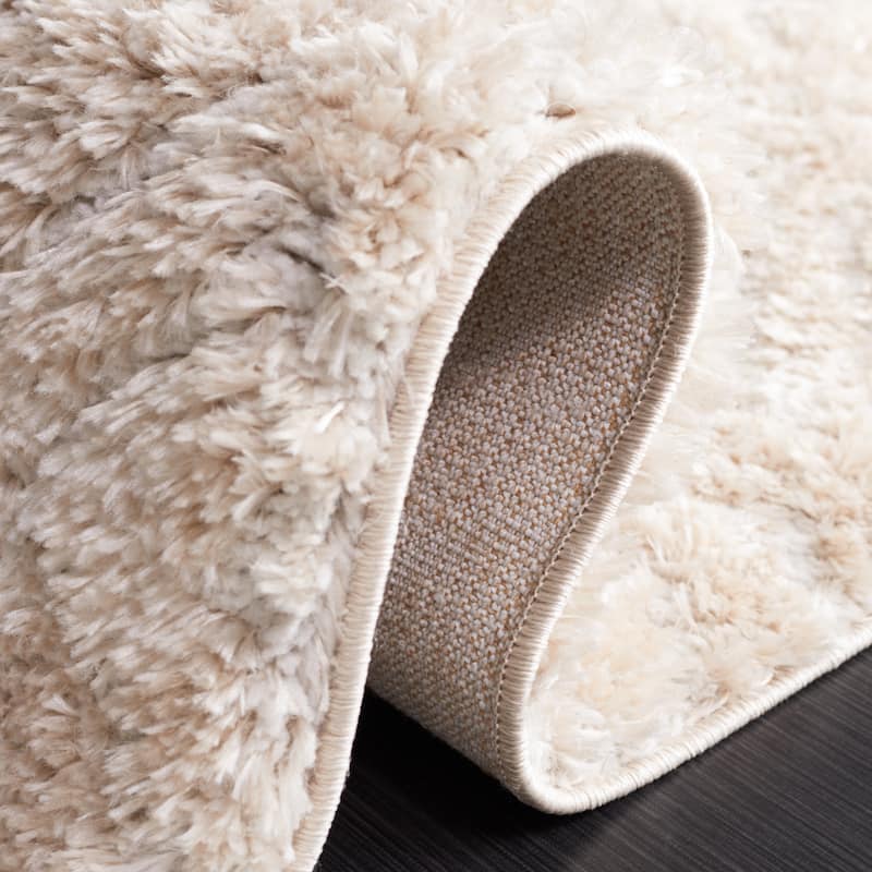 SAFAVIEH Tahoe Shag Nieki Geometric 1.2-inch Thick Rug