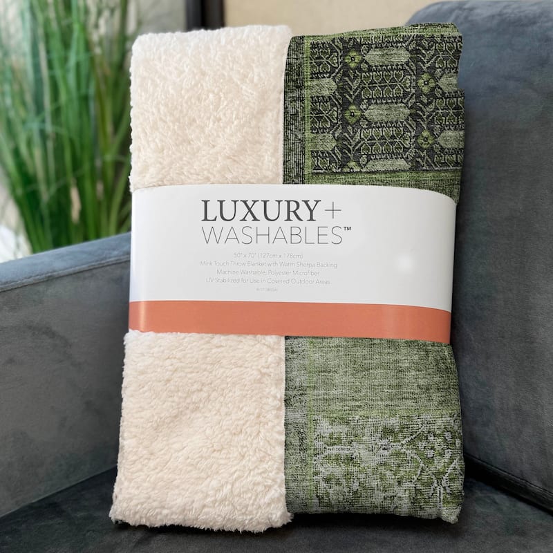 Premium Machine Washable Traditional Patchwork Sherpa Throw Blanket