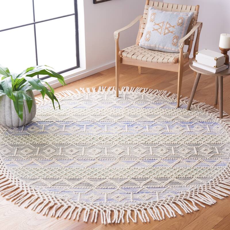 SAFAVIEH Handmade Natura Tobea Fringe Wool Rug - 6' Round - Ivory/Light Blue