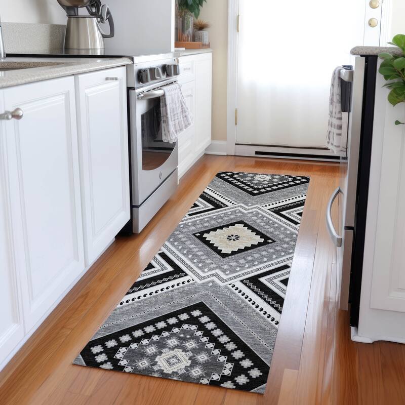 Machine Washable Indoor/ Outdoor Global Boho Chantille Rug